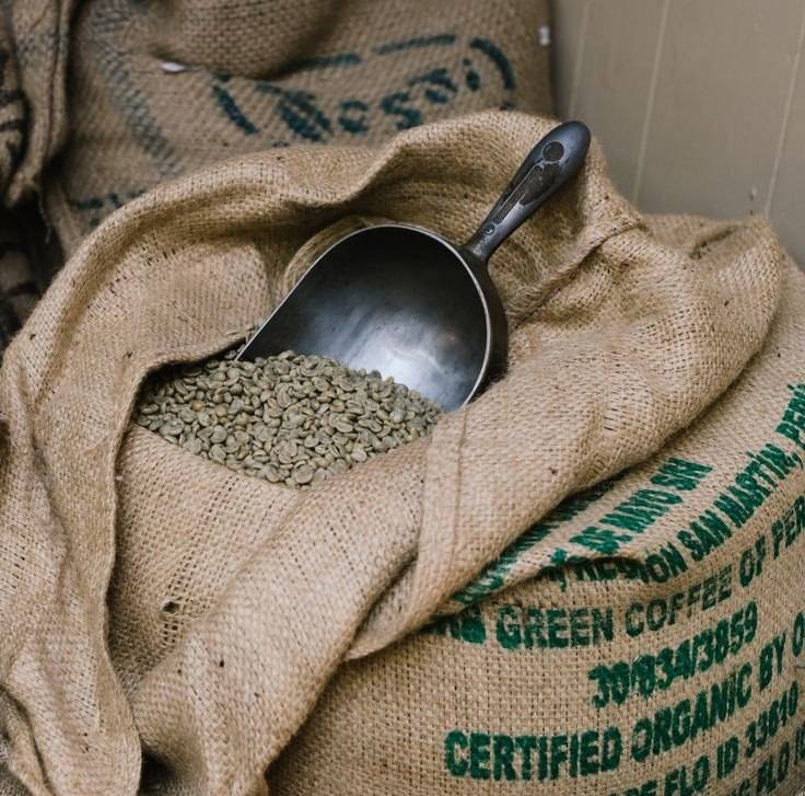 دانه قهوه ترکیبی 70 درصد عربیکا - 30 درصد روبوستا | LUSSO